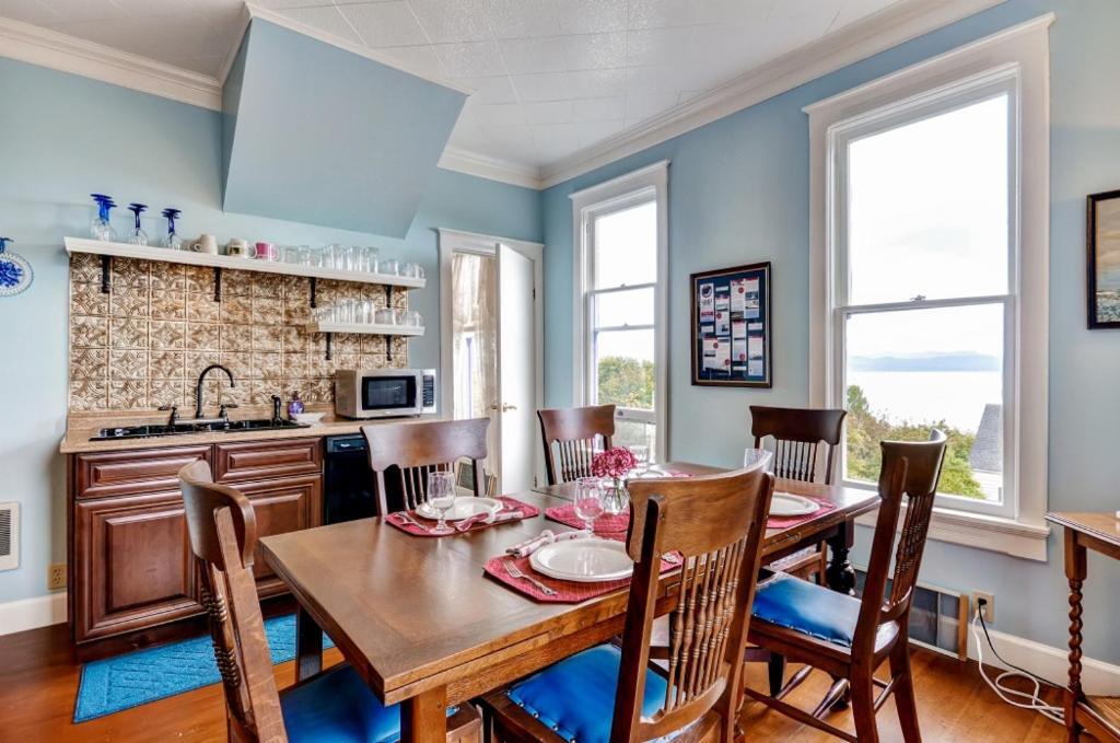 Astoria Painted Lady Historic Apt With River View! Zewnętrze zdjęcie